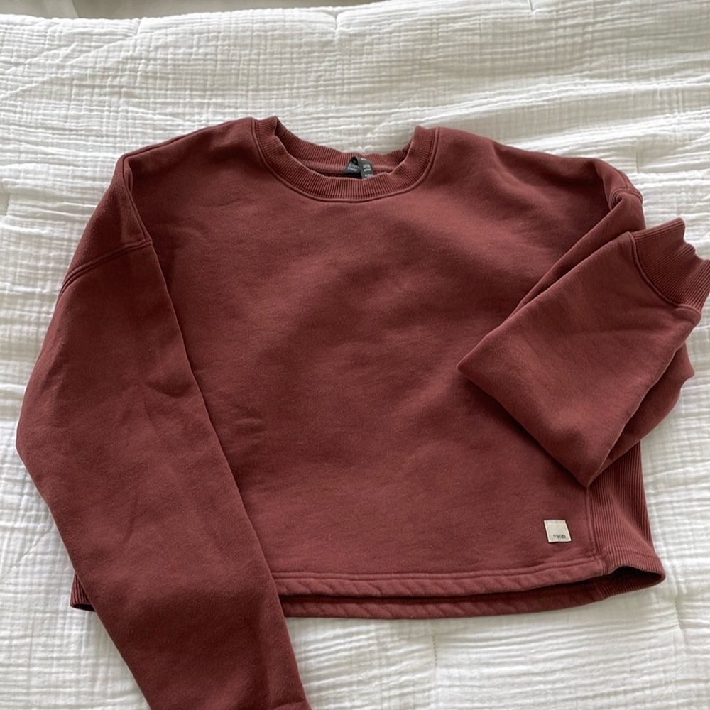 Cropped Vuori Sweatshirt Size Small Brown